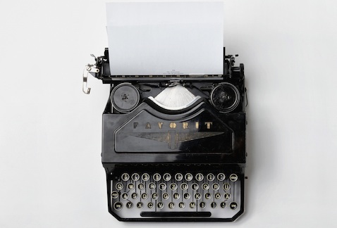 Picture of a manual typewriter